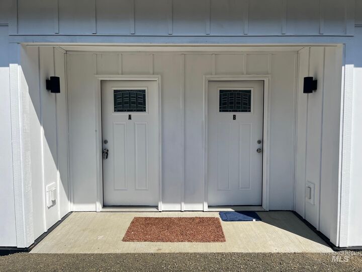 Property Photo:  1306 Melbourne Court  WA 98595 
