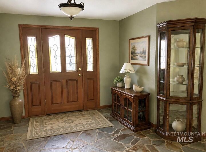 Property Photo: 1185 E King ID 83634