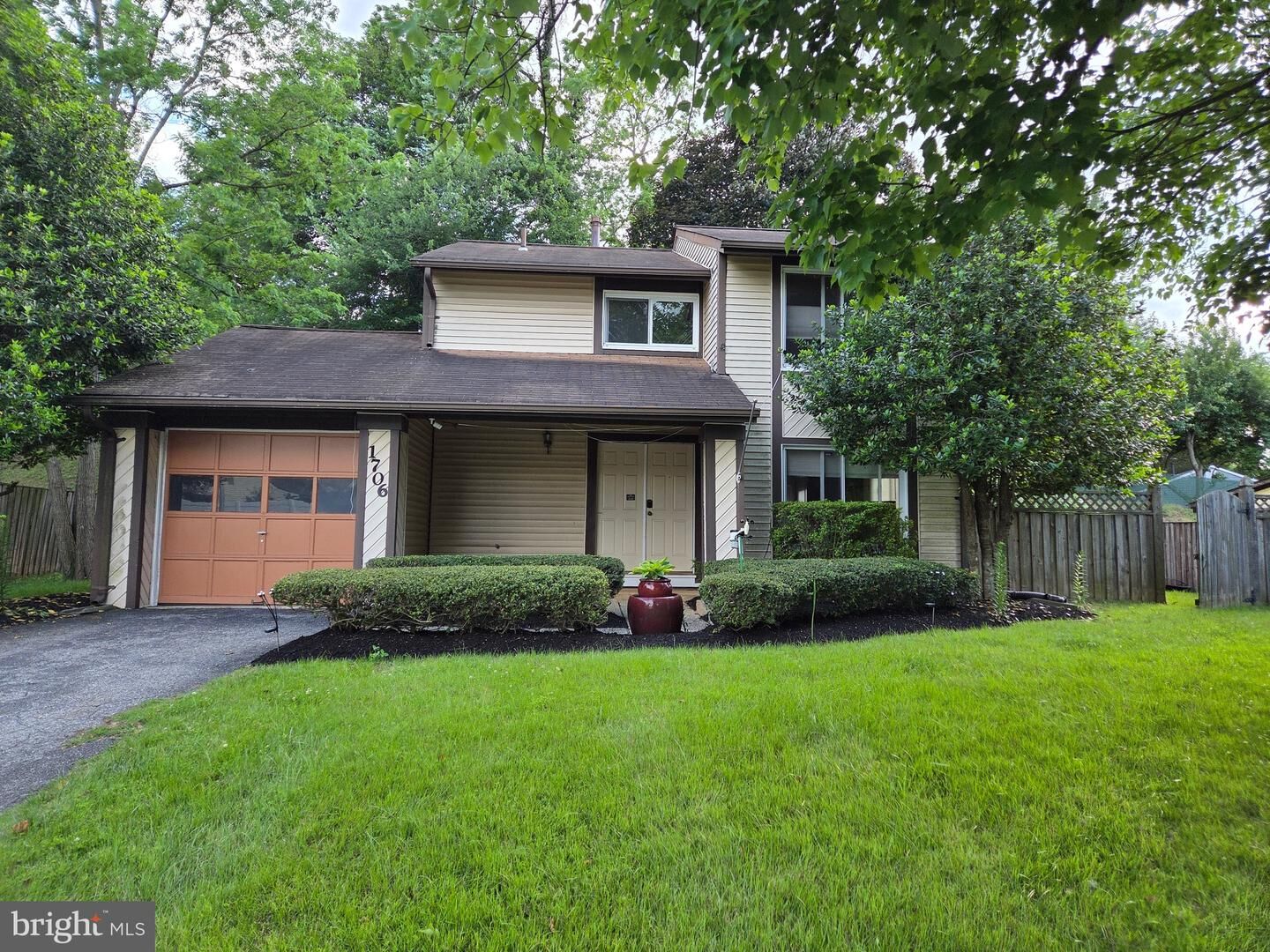 Property Photo:  1706 Pomona Place  MD 20716 