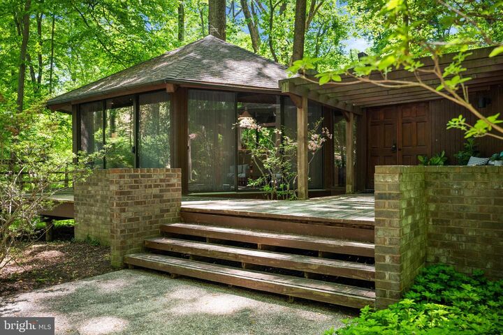 Property Photo:  2707 Caves Road  MD 21117 