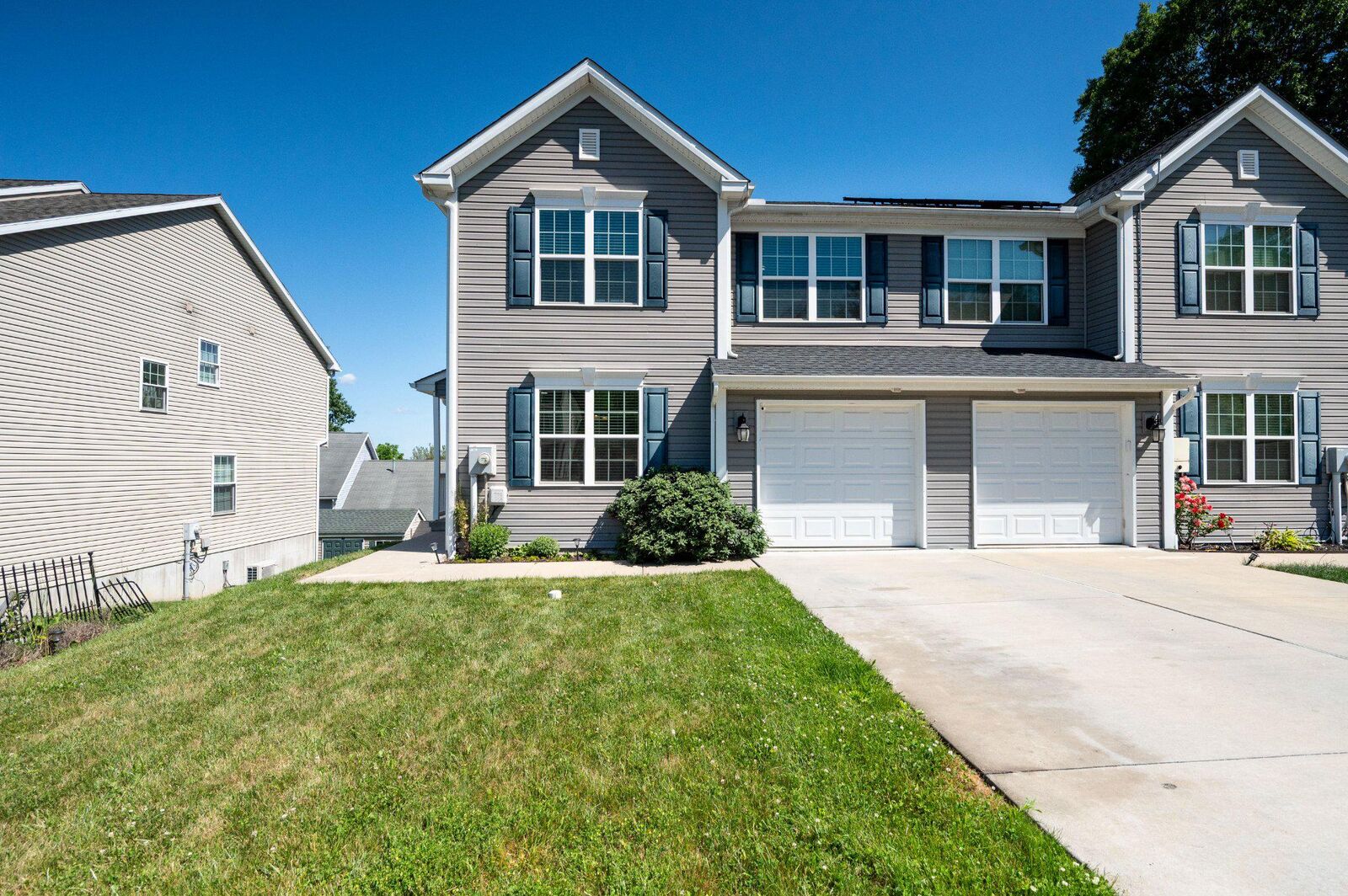 Property Photo: 25 Rosalies Way PA 19560