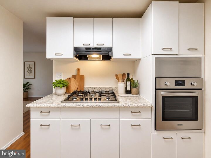 Property Photo:  4600 Duke Street 1102  VA 22304 