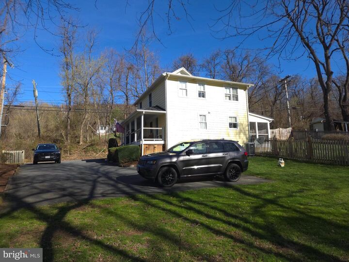 Property Photo: 18280 Clayton Hall Road VA 20135