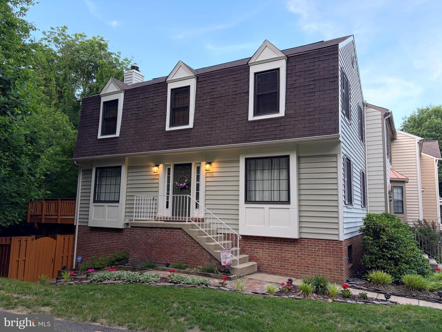 Property Photo:  7660 Southern Oak Drive  VA 22153 