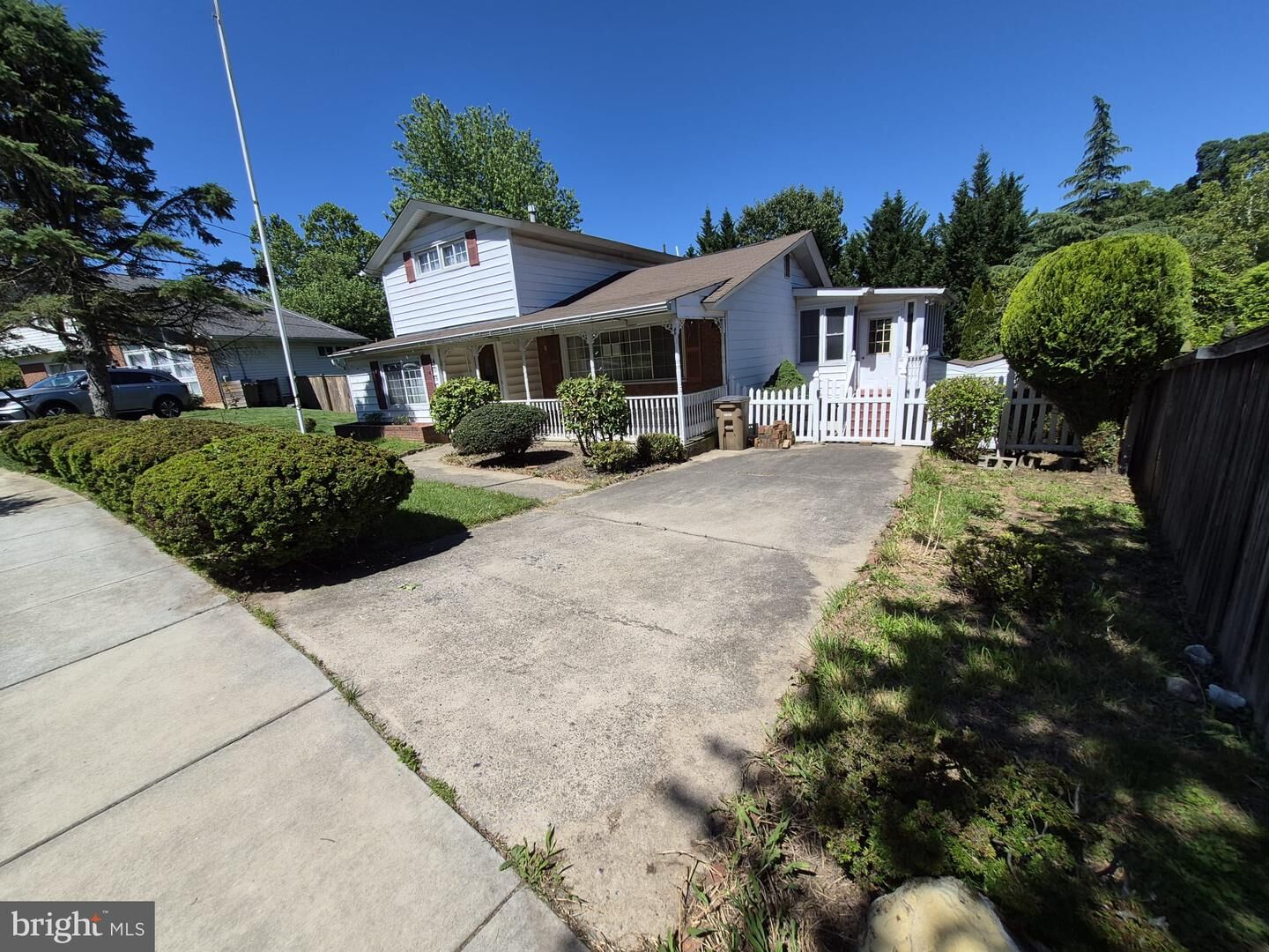 Property Photo: 409 Hull Place MD 20852