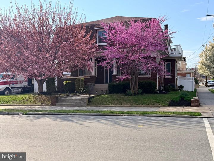 Property Photo:  851 Locust Street  PA 17512 