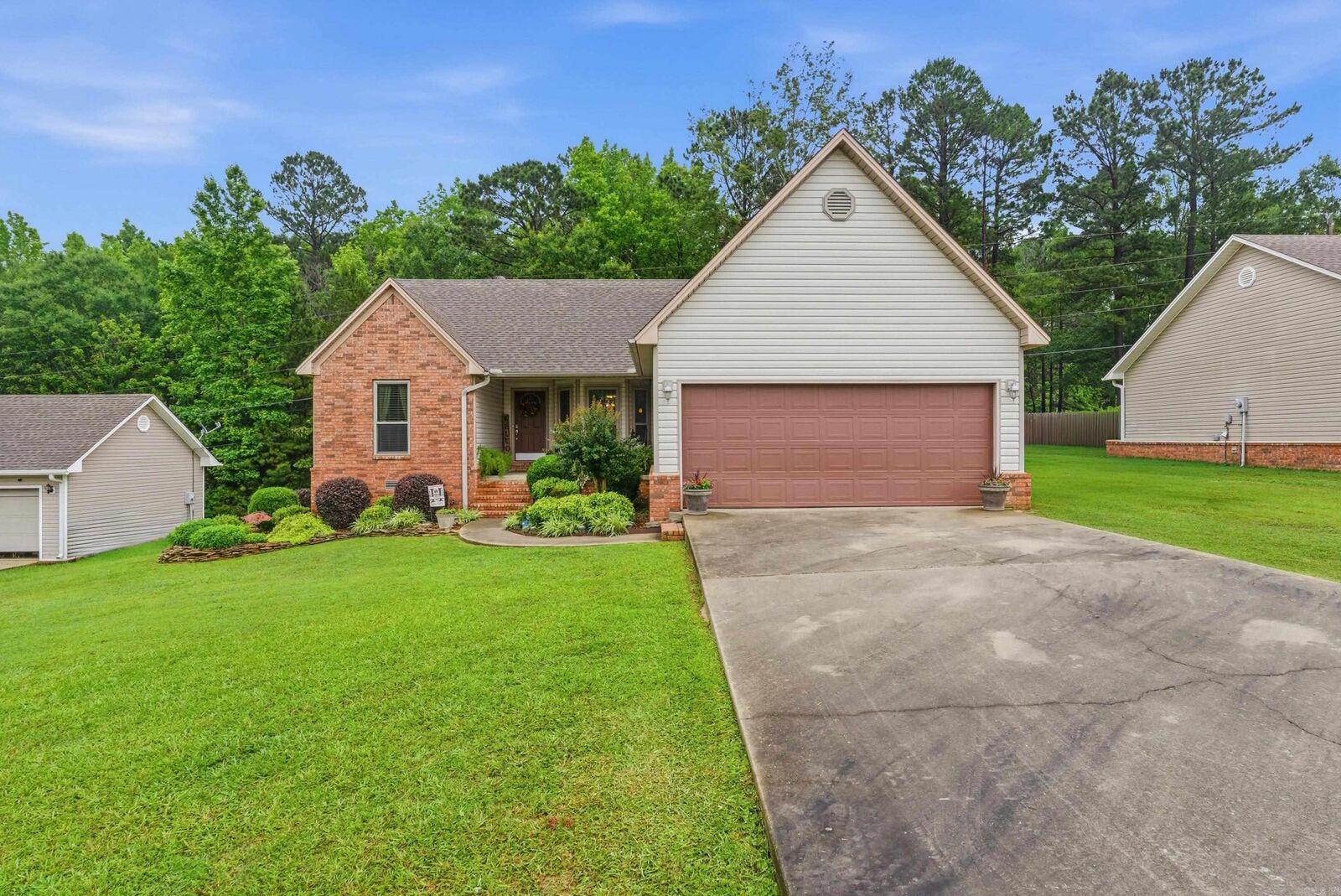 Property Photo: 63 Horton Hills Drive AR 72150