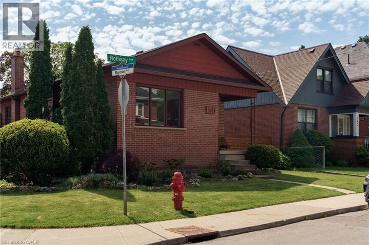 Photo de la propriété:  141 Rothsay Avenue  ON L8M 3G5 
