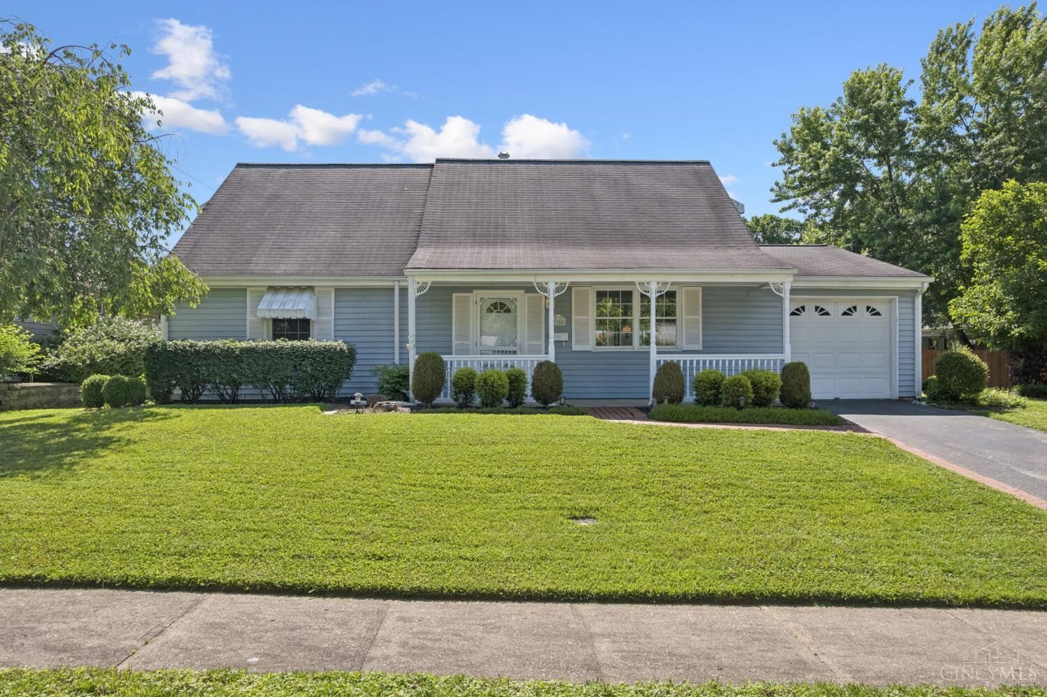 Property Photo:  3308 Suwanee Court  OH 45244 