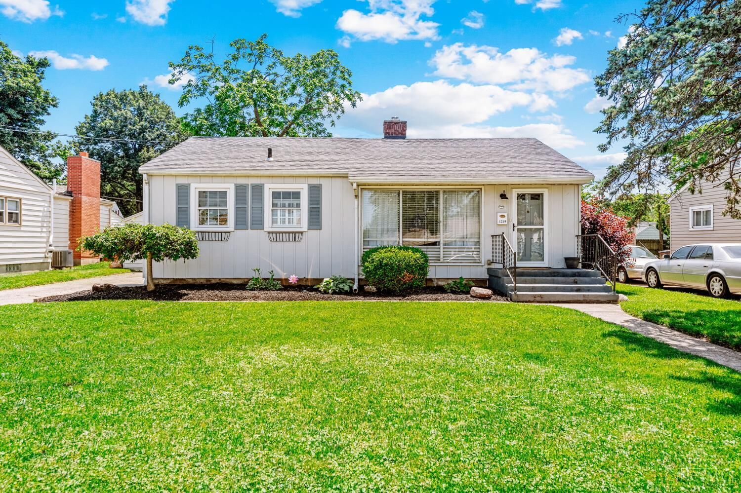 Property Photo:  1219 Ellen Drive  OH 45042 