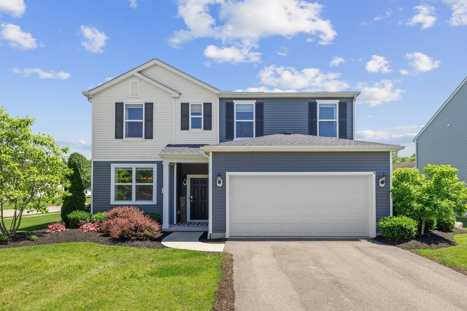 Property Photo: 1139 Lake Forest Drive OH 43025