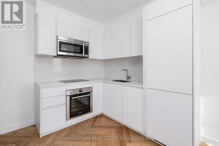 Property Photo: 110 Wellesley Street East 102 ON M4Y 1J1