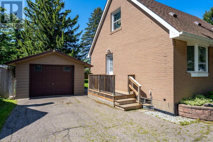 Property Photo:  20 Delrex Boulevard  ON L7G 3X7 