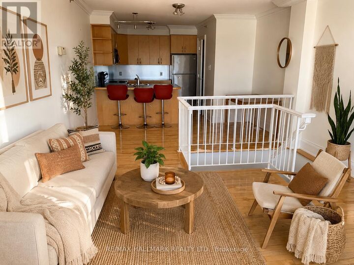 Property Photo:  2151 Danforth Avenue 301  ON M4C 1K2 