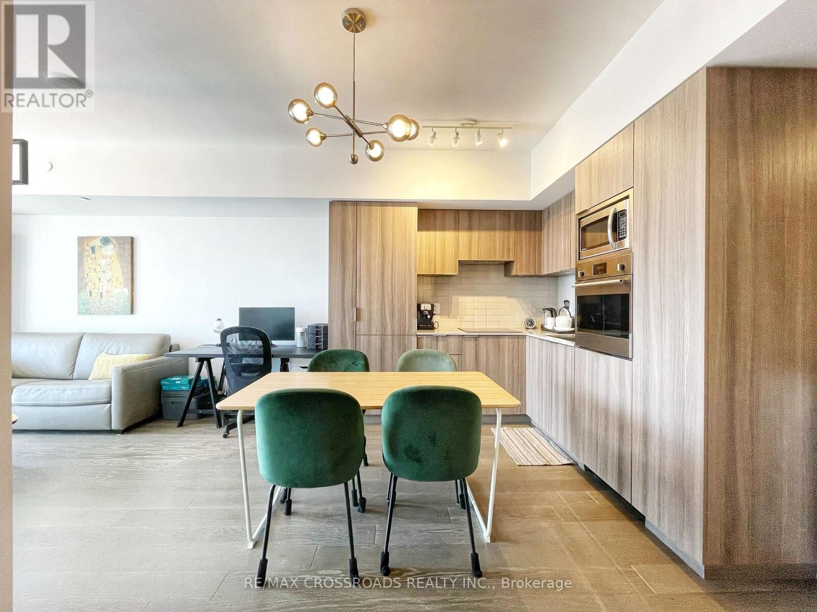 Property Photo: 11 Wellesley Street West 4403 ON M4Y 0G4