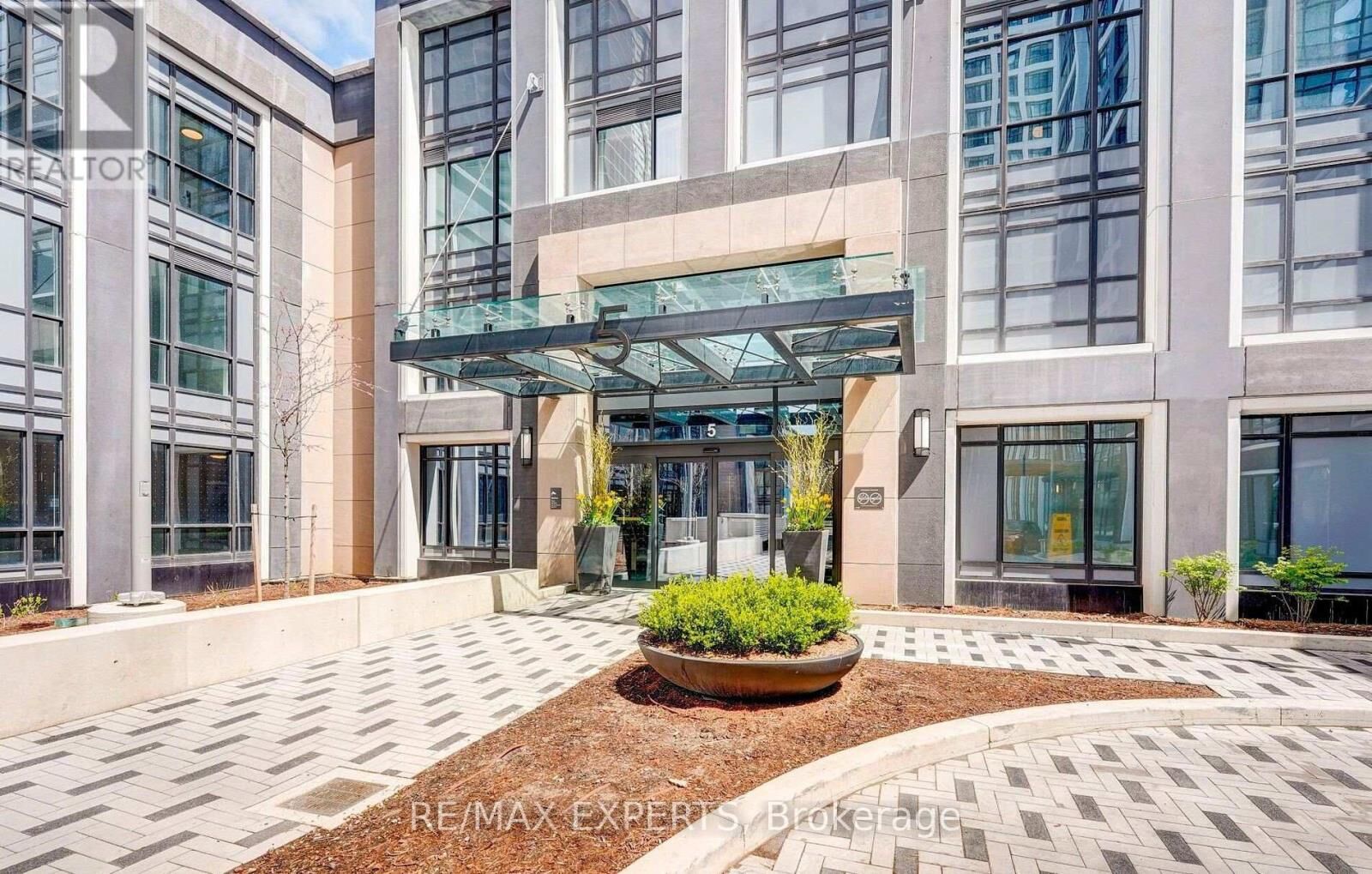 Property Photo: 5 Mabelle Avenue 1231 ON M9A 0C8