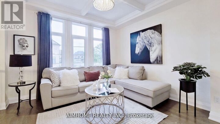 Property Photo: 45 Duncombe Lane ON L4C 0Z9