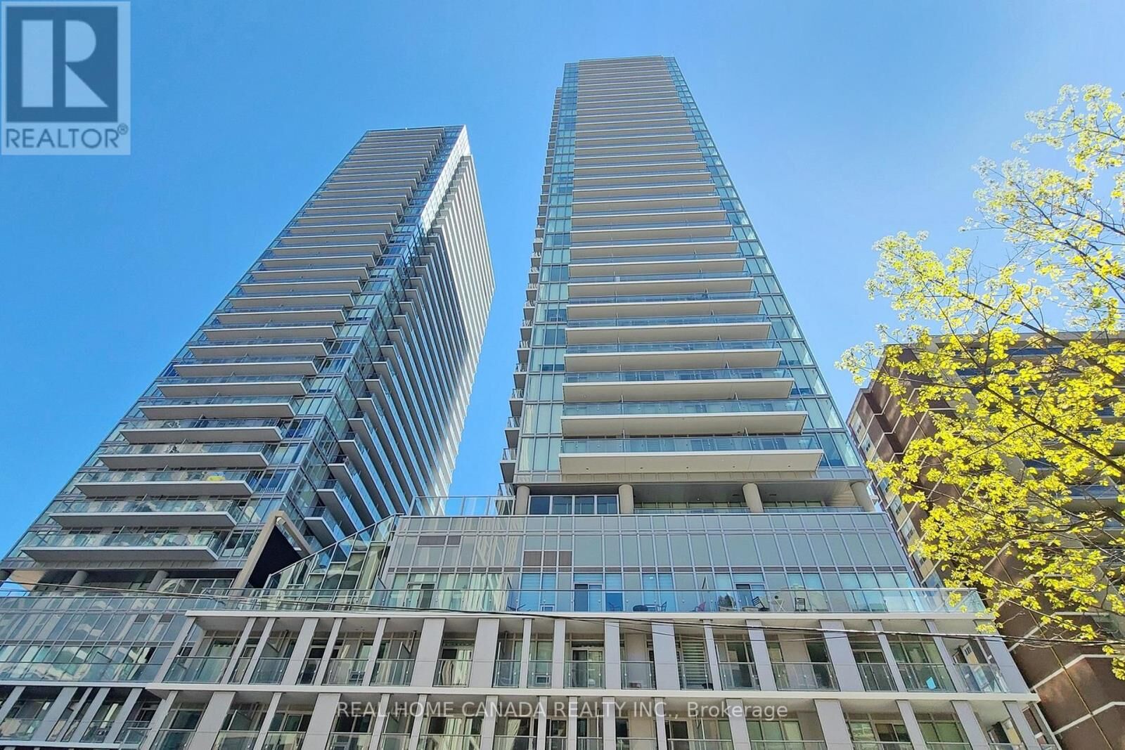 Property Photo:  195 Redpath Avenue 2213  ON M4P 0E4 
