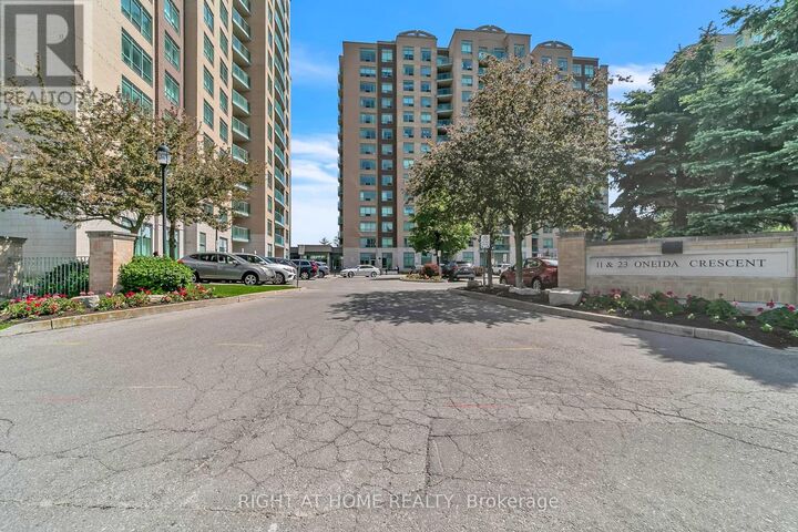 Property Photo:  11 Oneida Crescent 1202  ON L4B 0A1 