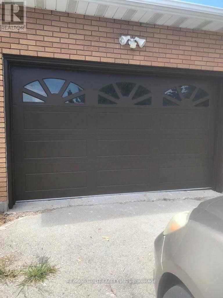 Property Photo: 2119 Meadowbrook Road Upper ON L7P 2A6