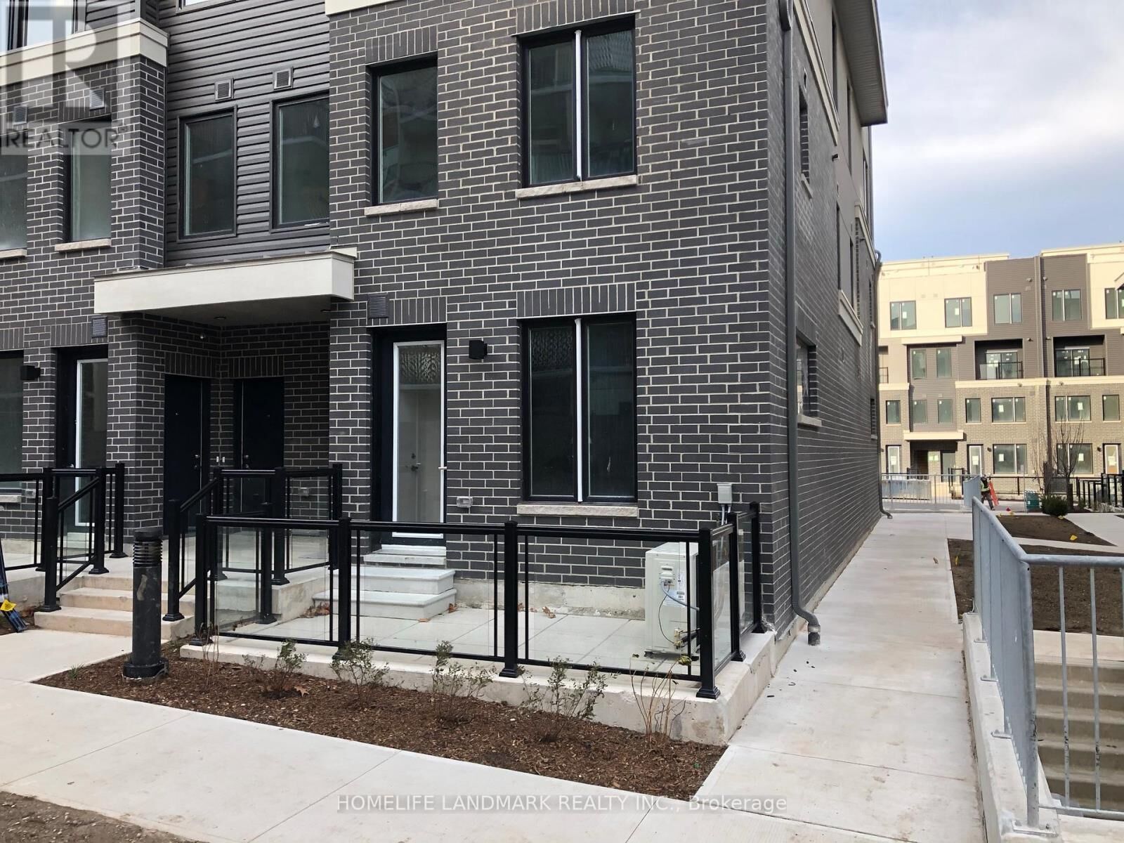 Property Photo:  3482 Widdicombe Way 16  ON L5L 0B8 