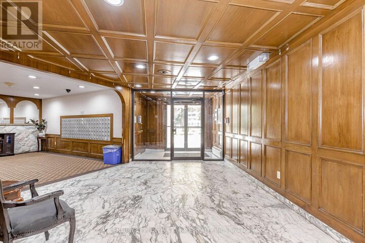 Property Photo:  3577 Derry Road East 906  ON L4T 1B3 