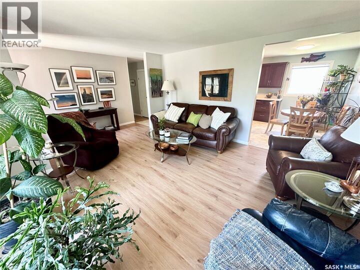 Property Photo: 309 Russell Street SK S0G 4T0