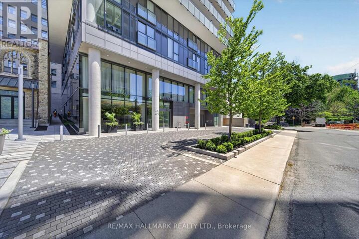 Property Photo: 99 Foxbar Road 1204 ON M4V 2G5
