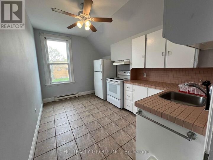 Property Photo:  416 East Oxford Street East 1  ON N5Y 3H4 