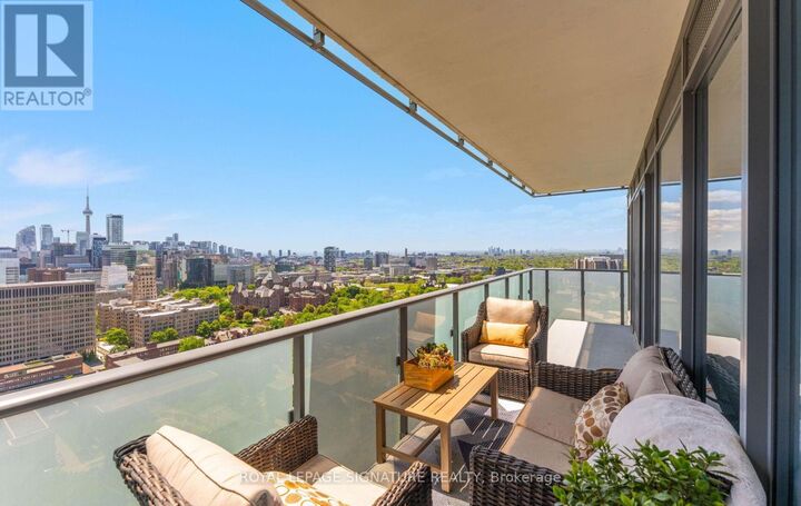 Property Photo: 65 St. Mary Street 2704 ON M5S 0A6