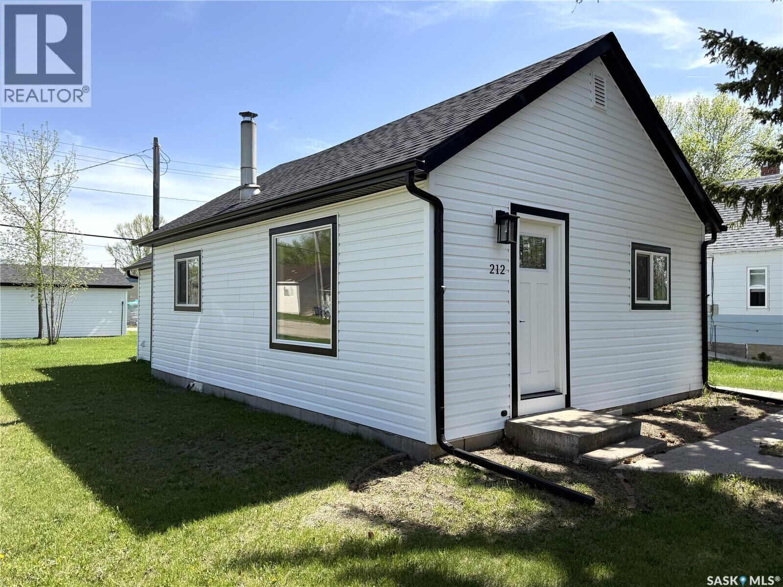 Property Photo: 212 Garfield Street SK S0G 1A0