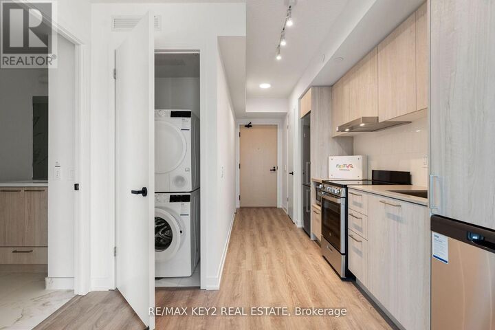Property Photo: 195 Commerce Street 2602 ON L4K 0P9