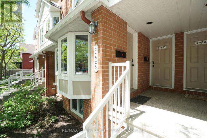 Property Photo: 7-525 Lisgar Street ON K1R 5H4