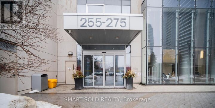 Property Photo: 275 Village Green Square 2918 ON M1S 0L8