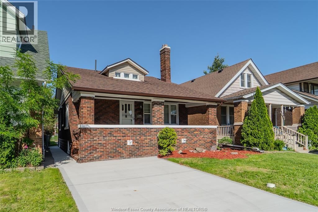Property Photo:  1422 Elsmere Avenue  ON N8X 4G9 