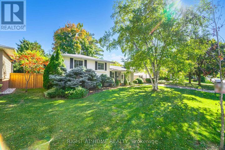 Property Photo: 5188 Cherryhill Crescent ON L7L 4C4