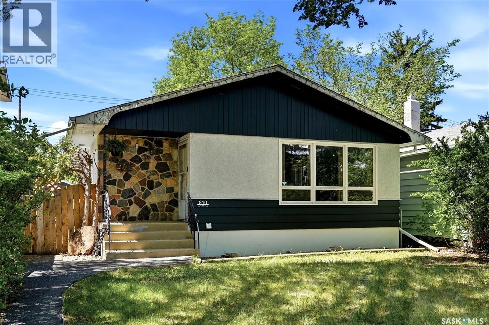 Property Photo:  810 Princess Street  SK S4T 3X9 