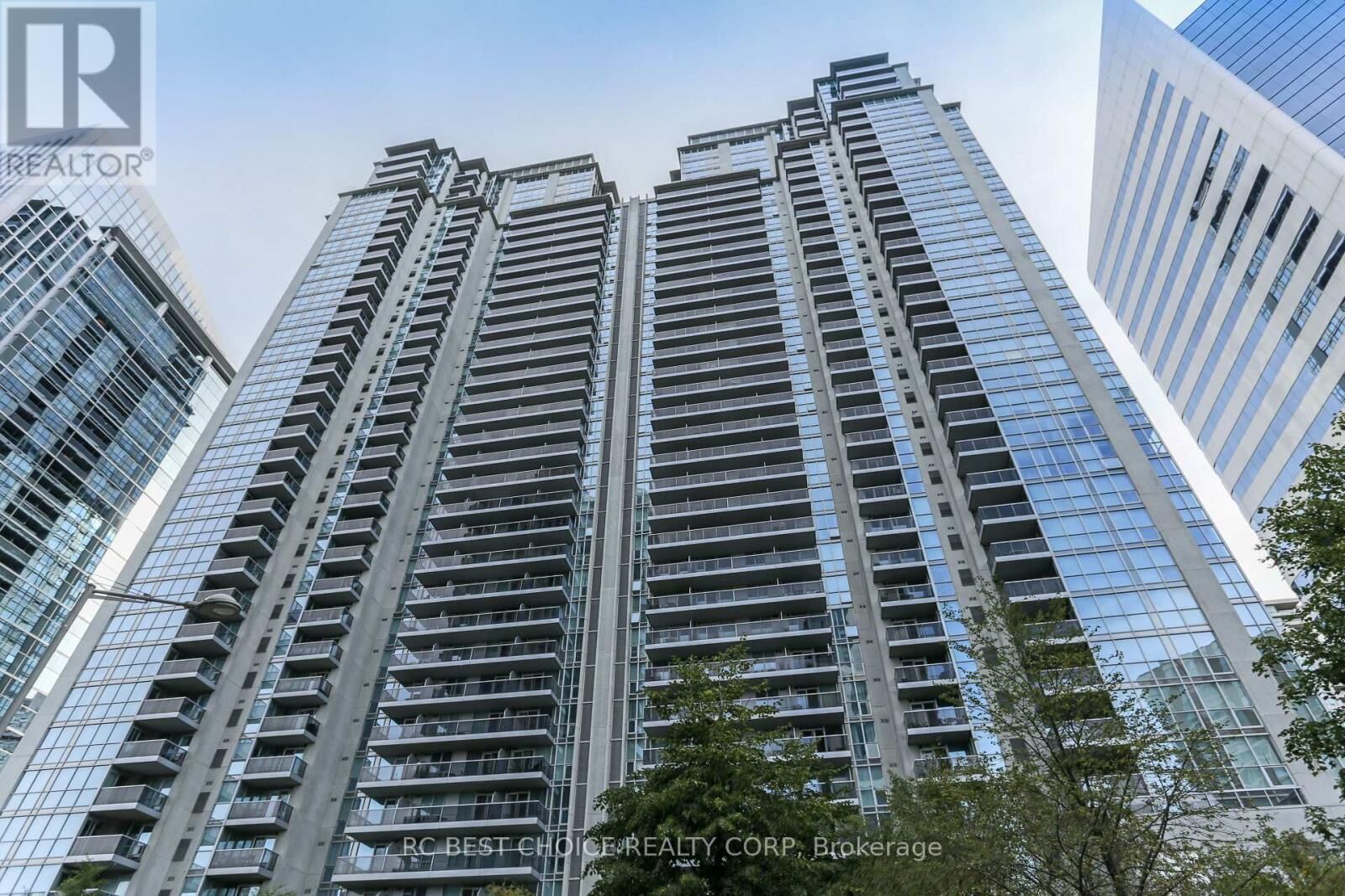 Property Photo: 4968 Yonge Street 2902 ON M2N 7G9