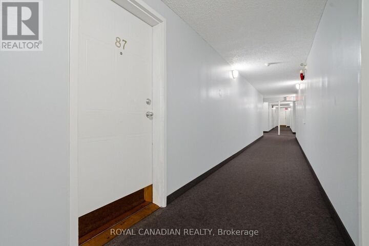 Property Photo: 1096 Jalna Boulevard 87 ON N6E 3B8