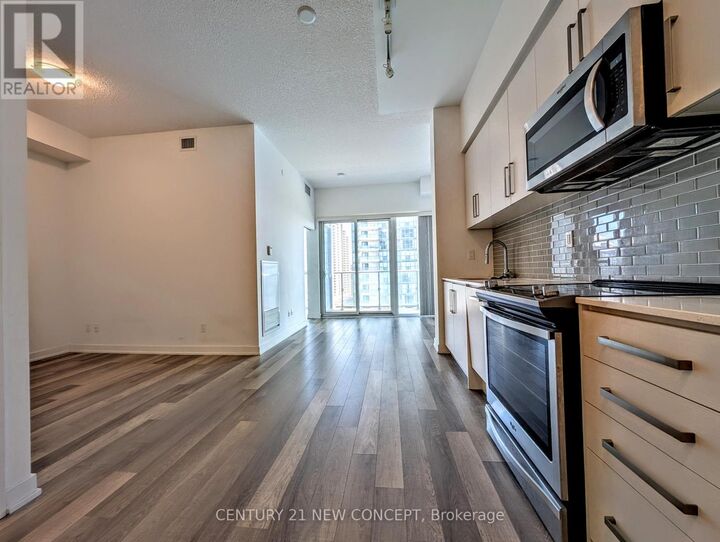 Property Photo: 5180 Yonge Street 1408 ON M2N 0K5