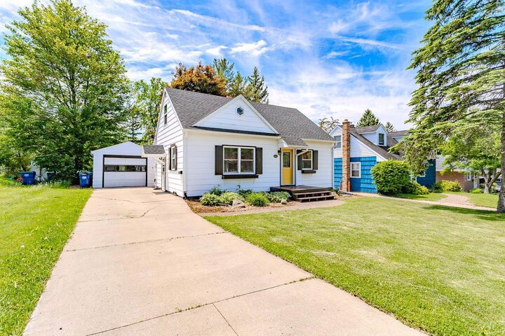 Property Photo: 1221 Single Avenue WI 54403