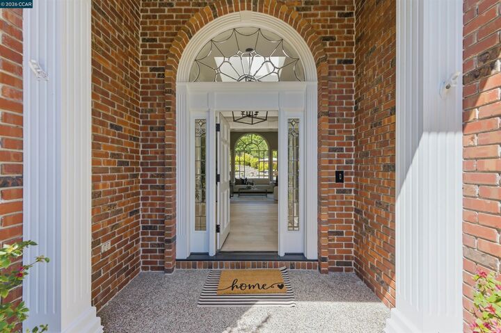 Property Photo: 8 Hunters Terrace CA 94506