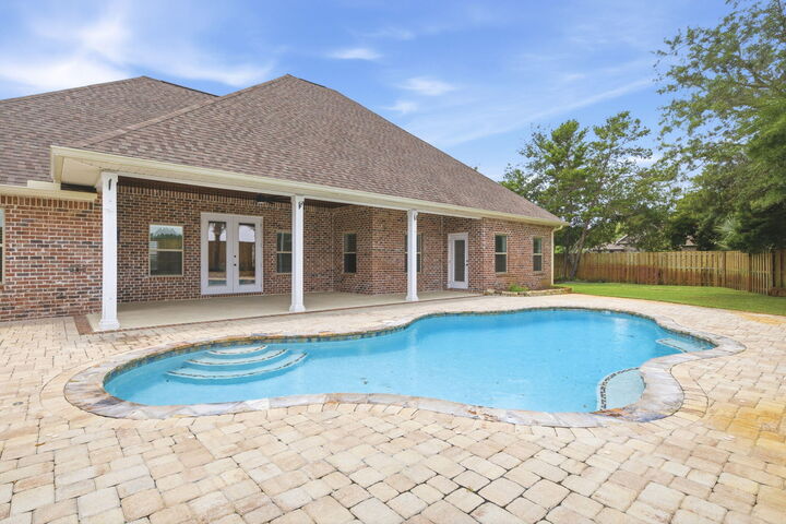 Property Photo: 5140 Sandy Shores Drive FL 32563