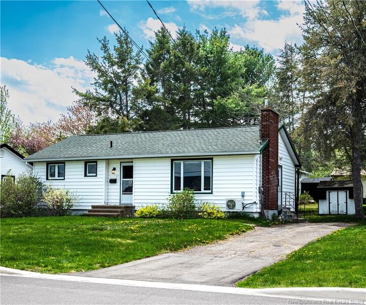 Property Photo: 17 Sherwood Avenue NB E1B 3X8