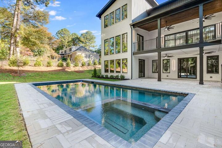 Property Photo:  1000 Clementstone NE Drive  GA 30342 