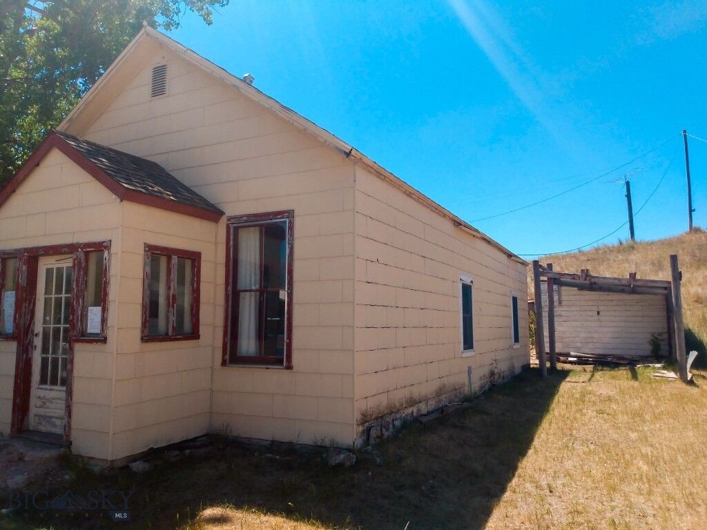 Property Photo: 313 Main Street MT 59641