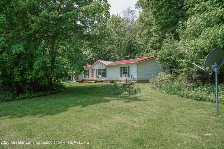 Property Photo: 1416 S Ainger Road MI 48813