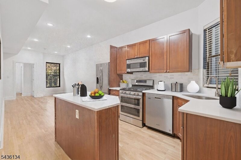 Property Photo:  340 Pavonia Ave 1R  NJ 07302 