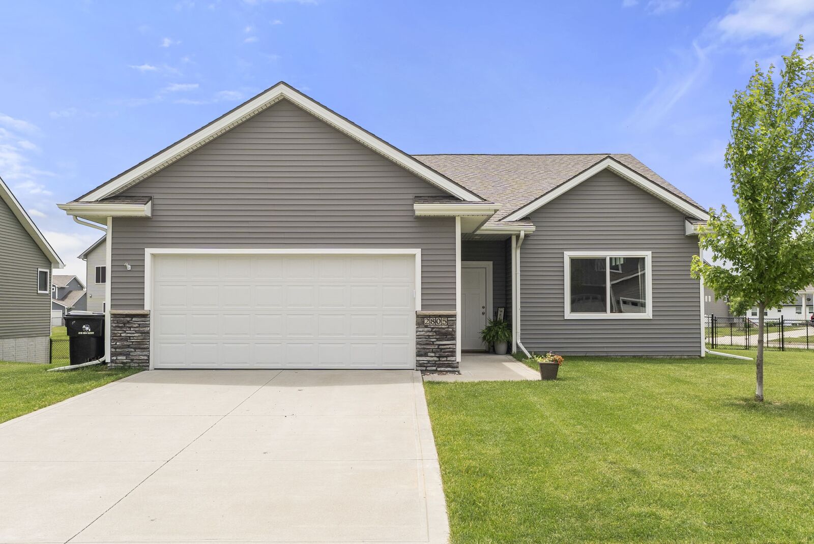 Property Photo: 2805 NW 25th Street IA 50023