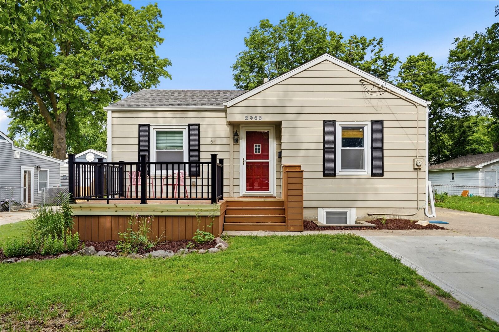 Property Photo: 2400 48th Street IA 50310